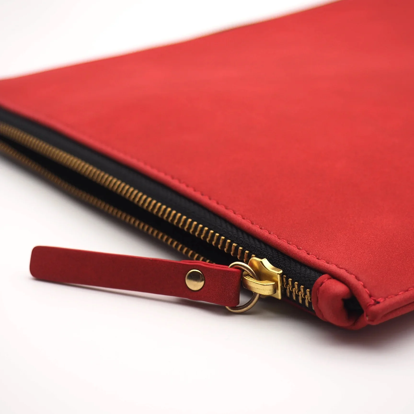Casyx Atelier • Etui pour Macbook Pro/Air 13" • Carmin - Image 5