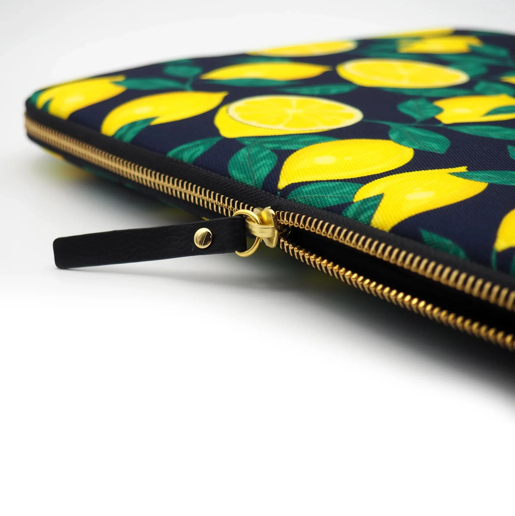 Casyx Graphique • Etui pour Macbook Pro/Air • Citrons Nocturnes - Image 4