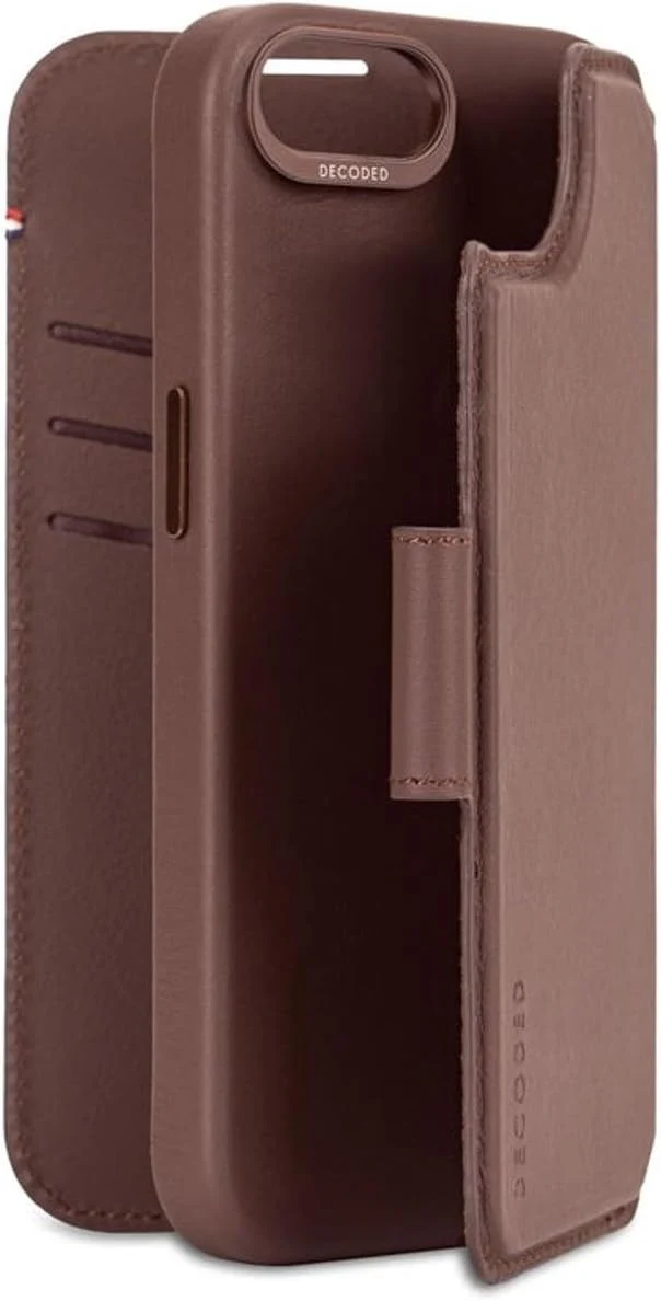Decoded • Étui Portefeuille Détachable en Cuir pour iPhone 16e • Marron Chocolat - Image 2