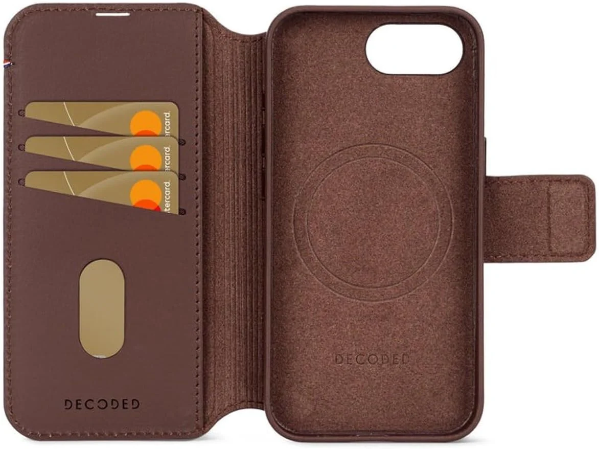 Decoded • Étui Portefeuille Détachable en Cuir pour iPhone 16e • Marron Chocolat - Image 5