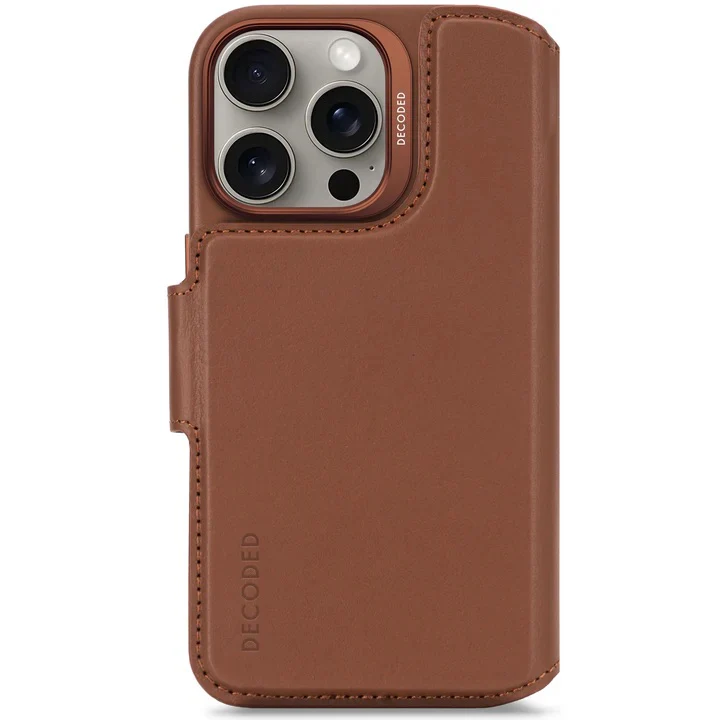 Decoded • Etui Portefeuille amovible pour iPhone 16 Pro • Brun